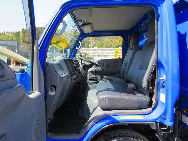 いすゞ エルフ 2RG-NKR88AD(2WD)の写真19