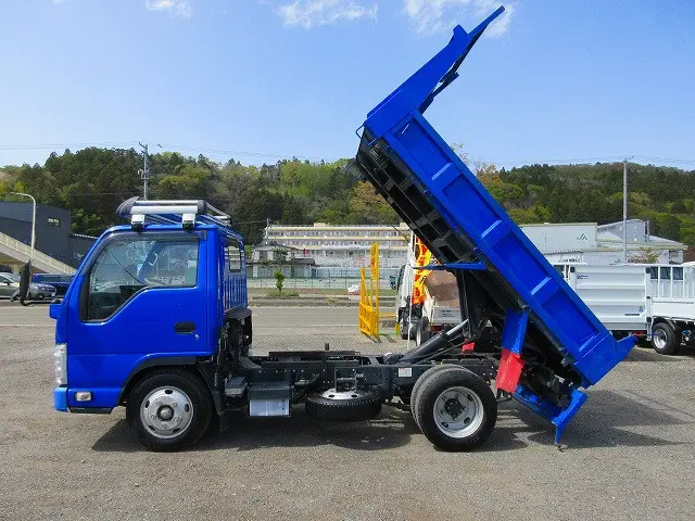 いすゞ エルフ 2RG-NKR88AD(2WD)の写真27