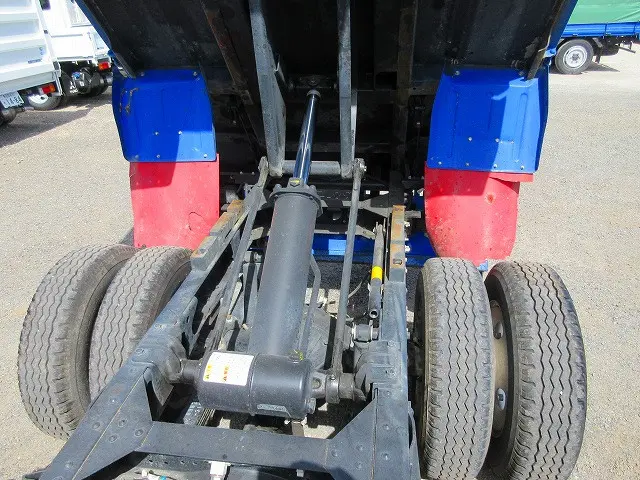 いすゞ エルフ 2RG-NKR88AD(2WD)の写真32