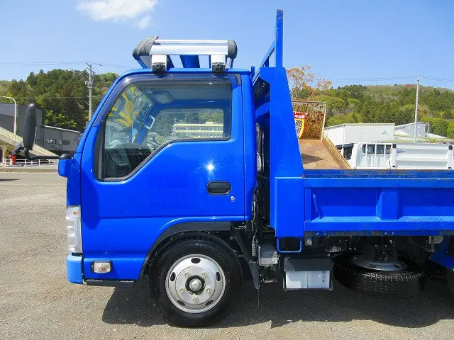 いすゞ エルフ 2RG-NKR88AD(2WD)の写真33