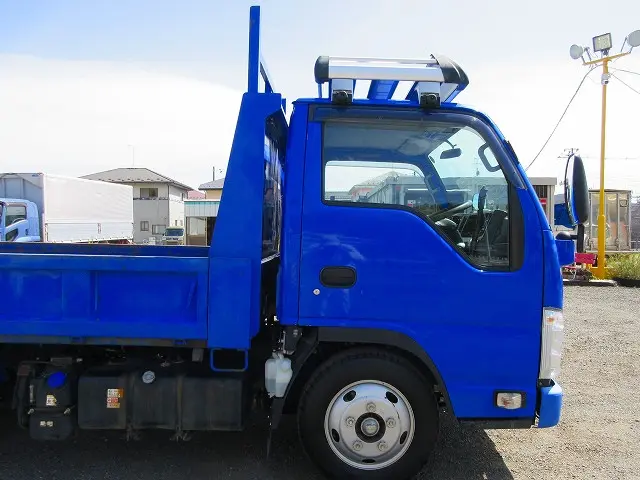 いすゞ エルフ 2RG-NKR88AD(2WD)の写真40