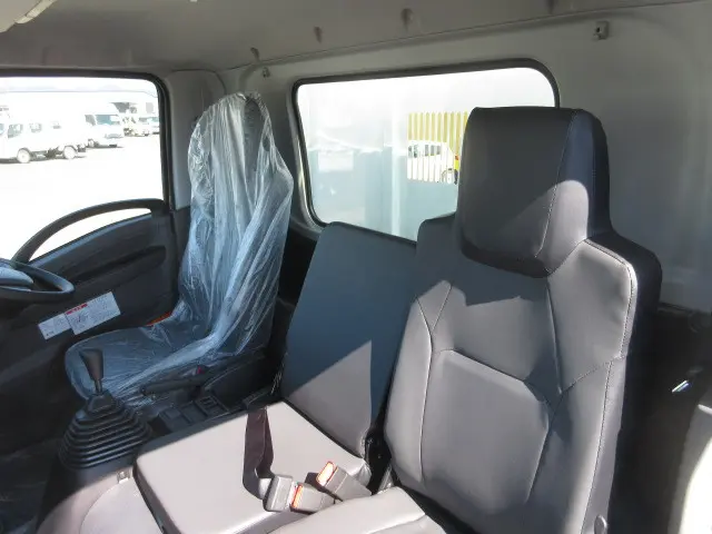 いすゞ フォワード 2RG-FRR90S3(2WD)の写真24