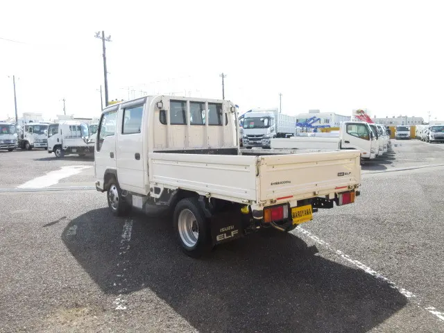 いすゞ エルフ TRG-NJS85A(4WD)の写真3