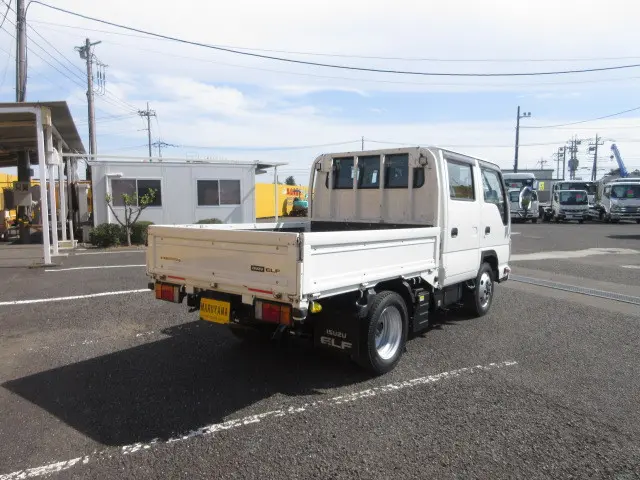 いすゞ エルフ TRG-NJS85A(4WD)の写真4
