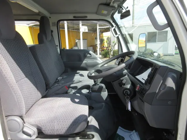 いすゞ エルフ TRG-NJS85A(4WD)の写真10