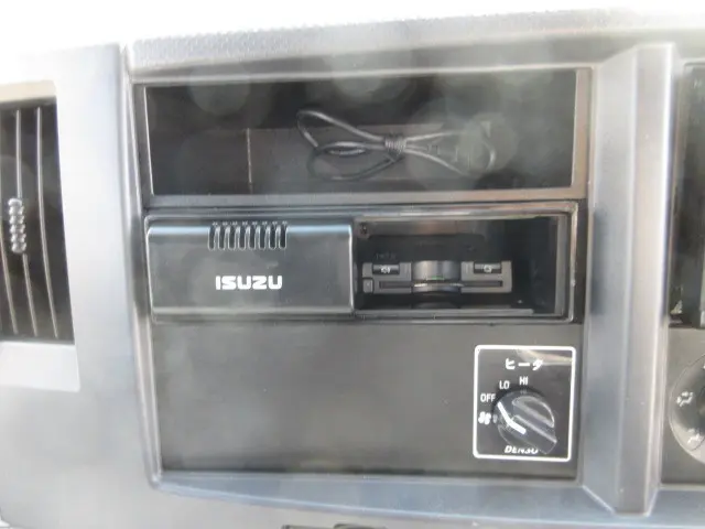 いすゞ エルフ TRG-NJS85A(4WD)の写真14