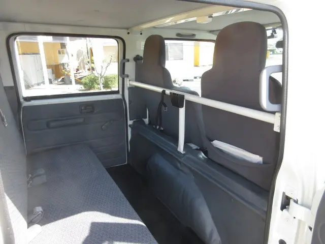 いすゞ エルフ TRG-NJS85A(4WD)の写真17