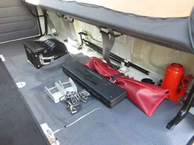 いすゞ エルフ TRG-NJS85A(4WD)の写真19