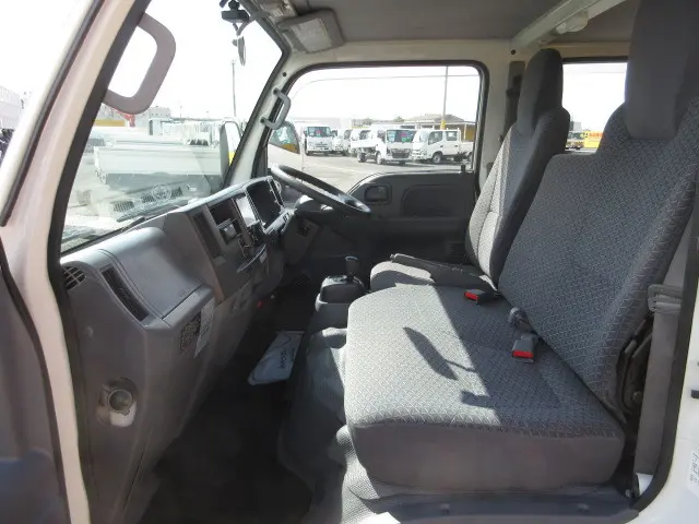 いすゞ エルフ TRG-NJS85A(4WD)の写真20