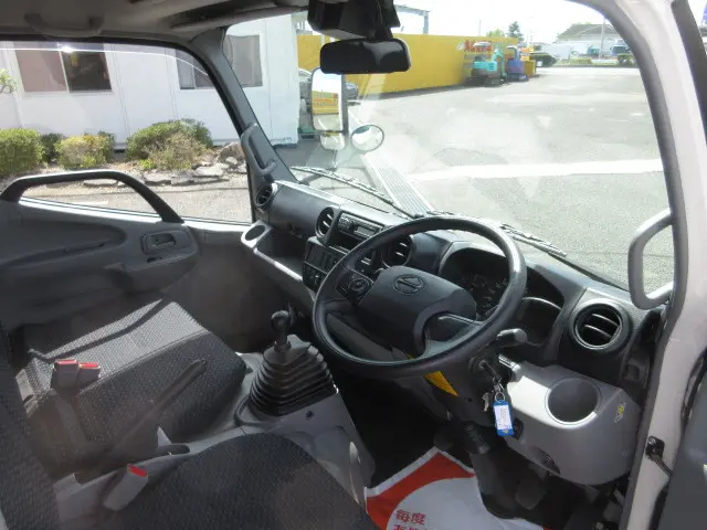 日野 デュトロ 2KG-XZU655M(2WD)の写真9