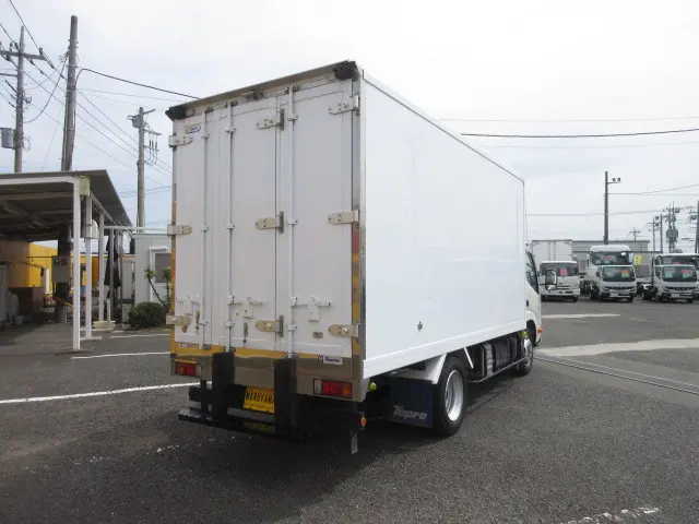 日野 デュトロ 2RG-XZU655M(2WD)の写真4