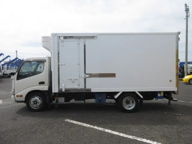 日野 デュトロ 2RG-XZU655M(2WD)の写真5