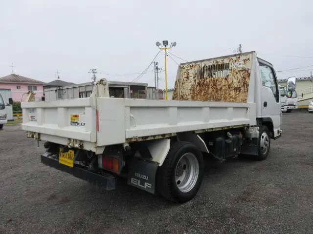 いすゞ エルフ TPG-NJR85AD(2WD)の写真4