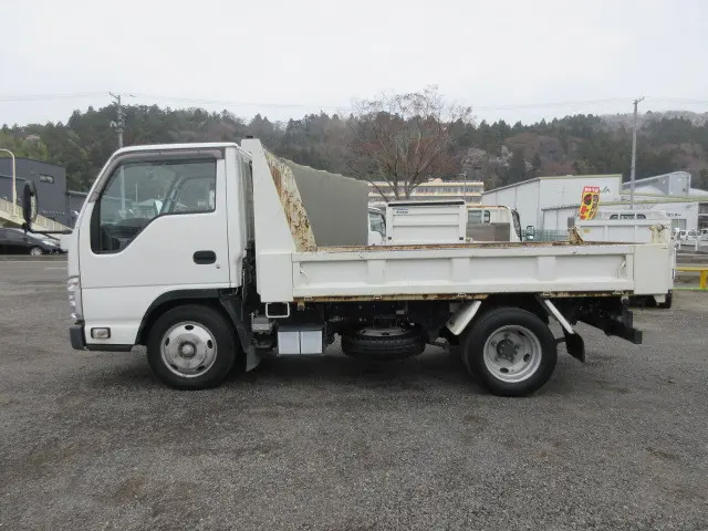 いすゞ エルフ TPG-NJR85AD(2WD)の写真9