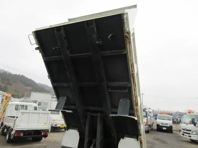 いすゞ エルフ TPG-NJR85AD(2WD)の写真15