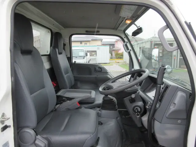 いすゞ エルフ TPG-NJR85AD(2WD)の写真22