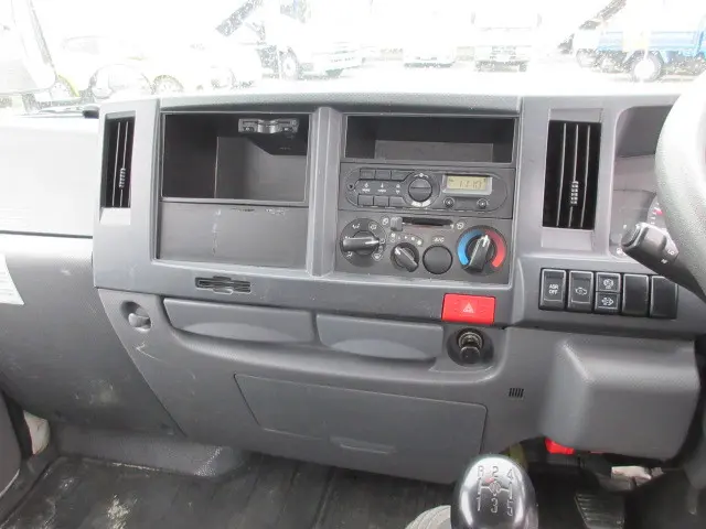 いすゞ エルフ TPG-NJR85AD(2WD)の写真24