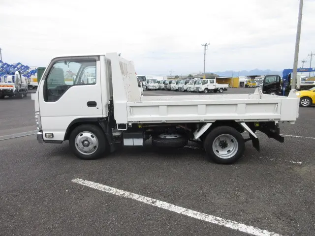 いすゞ エルフ 2RG-NJR88AD(2WD)の写真5