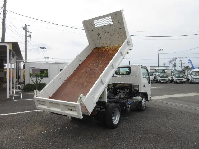 いすゞ エルフ 2RG-NJR88AD(2WD)の写真10