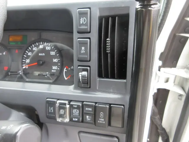 いすゞ エルフ 2RG-NJR88AD(2WD)の写真19