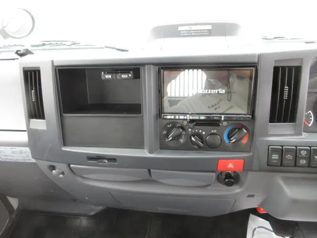 いすゞ エルフ 2RG-NJR88AD(2WD)の写真20