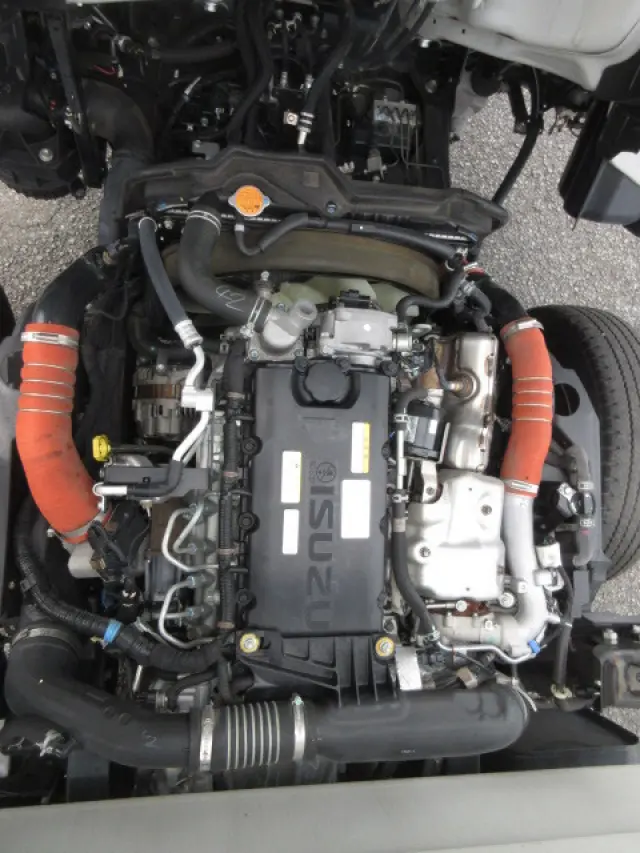 いすゞ エルフ 2RG-NJR88AD(2WD)の写真31