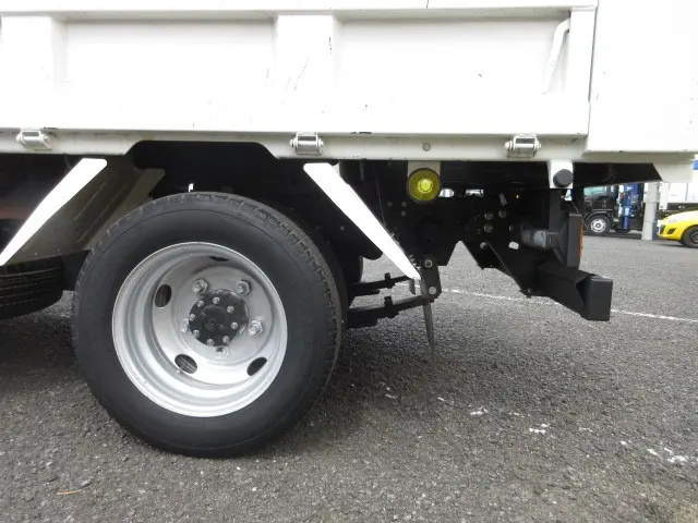 いすゞ エルフ 2RG-NJR88AD(2WD)の写真37