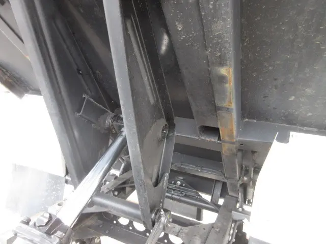 いすゞ エルフ 2RG-NJR88AD(2WD)の写真46