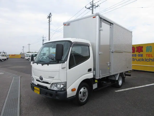 トヨタ ダイナ 2RG-XZU645(2WD)の写真1