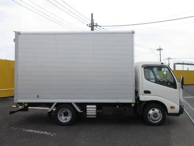 トヨタ ダイナ 2RG-XZU645(2WD)の写真6