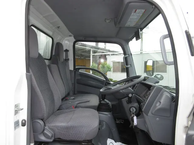 いすゞ エルフ 2RG-NMR88AR(2WD)の写真11
