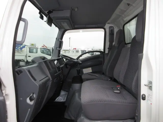いすゞ エルフ 2RG-NMR88AR(2WD)の写真21