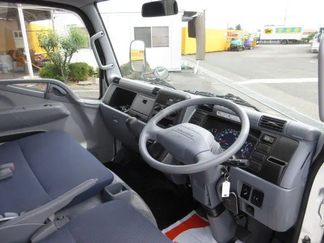 三菱 キャンターガッツ PDG-FB70B(2WD)の写真16