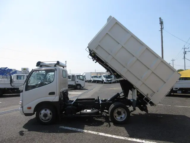 日野 デュトロ BDG-XZU368T(4WD)の写真5
