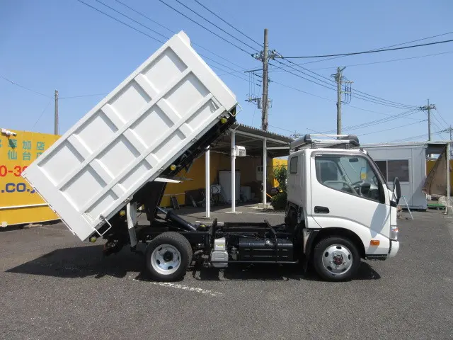 日野 デュトロ BDG-XZU368T(4WD)の写真6