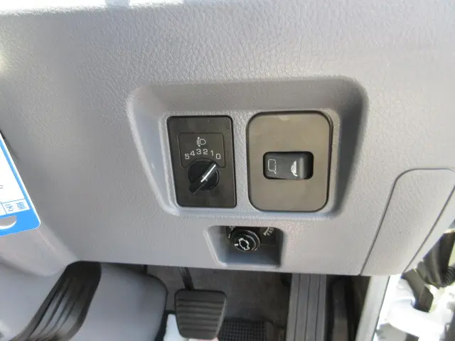 三菱 キャンター PA-FE82DG(2WD)の写真18
