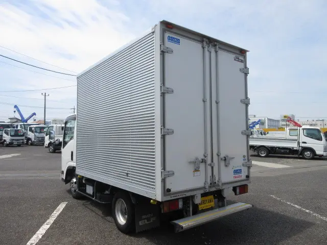 いすゞ エルフ TRG-NLR85AN(2WD)の写真3
