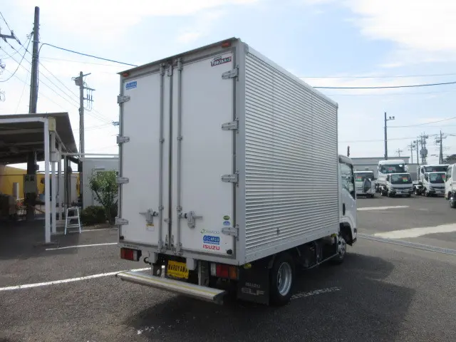 いすゞ エルフ TRG-NLR85AN(2WD)の写真4