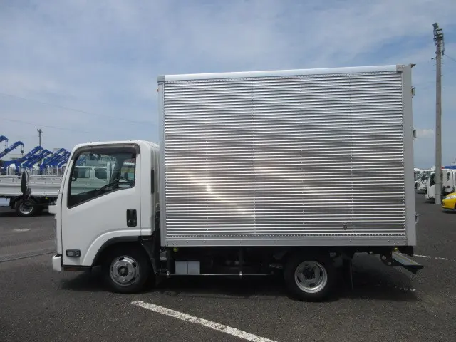 いすゞ エルフ TRG-NLR85AN(2WD)の写真5