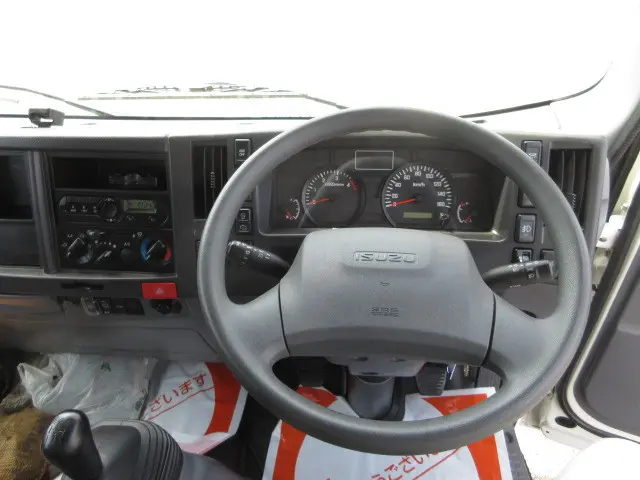 いすゞ エルフ TRG-NLR85AN(2WD)の写真12