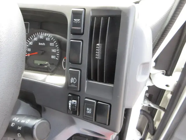 いすゞ エルフ TRG-NLR85AN(2WD)の写真14