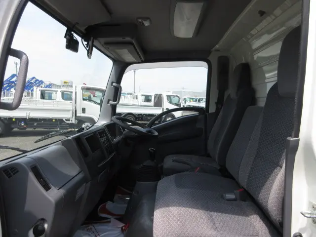 いすゞ エルフ TRG-NLR85AN(2WD)の写真21
