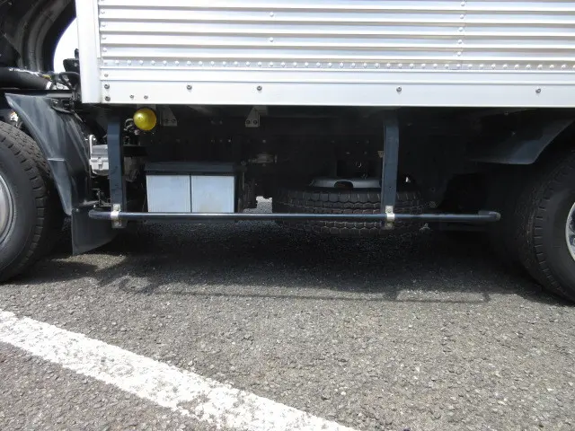 いすゞ エルフ TRG-NLR85AN(2WD)の写真37