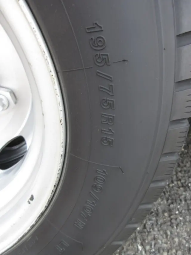 いすゞ エルフ TRG-NLR85AN(2WD)の写真48