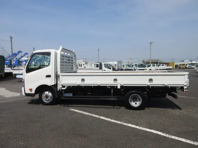 トヨタ ダイナ TKG-XZU775(4WD)の写真5