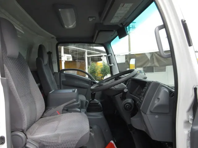 いすゞ エルフ 2RG-NPR88YN(2WD)の写真12