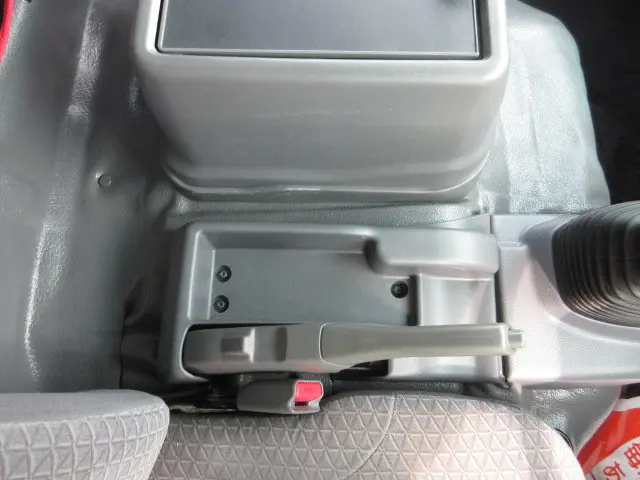 いすゞ エルフ 2RG-NPR88YN(2WD)の写真18