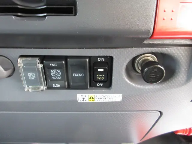いすゞ エルフ 2RG-NPR88YN(2WD)の写真19
