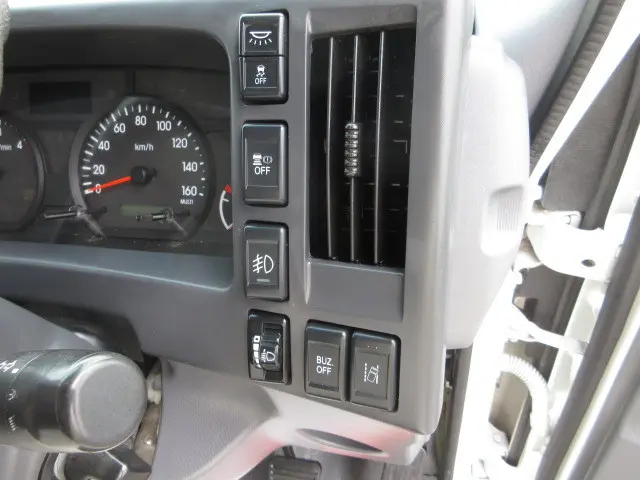 いすゞ エルフ 2RG-NPR88YN(2WD)の写真21
