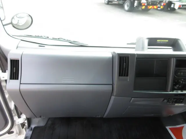 いすゞ エルフ 2RG-NPR88YN(2WD)の写真23